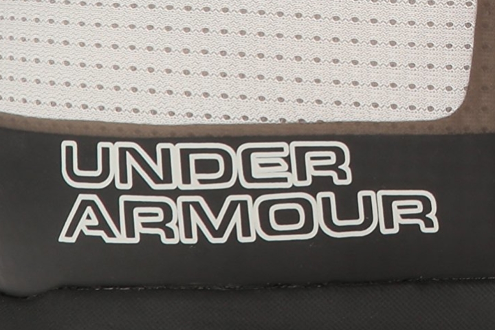 Under Armour Horizon RTT UA print name